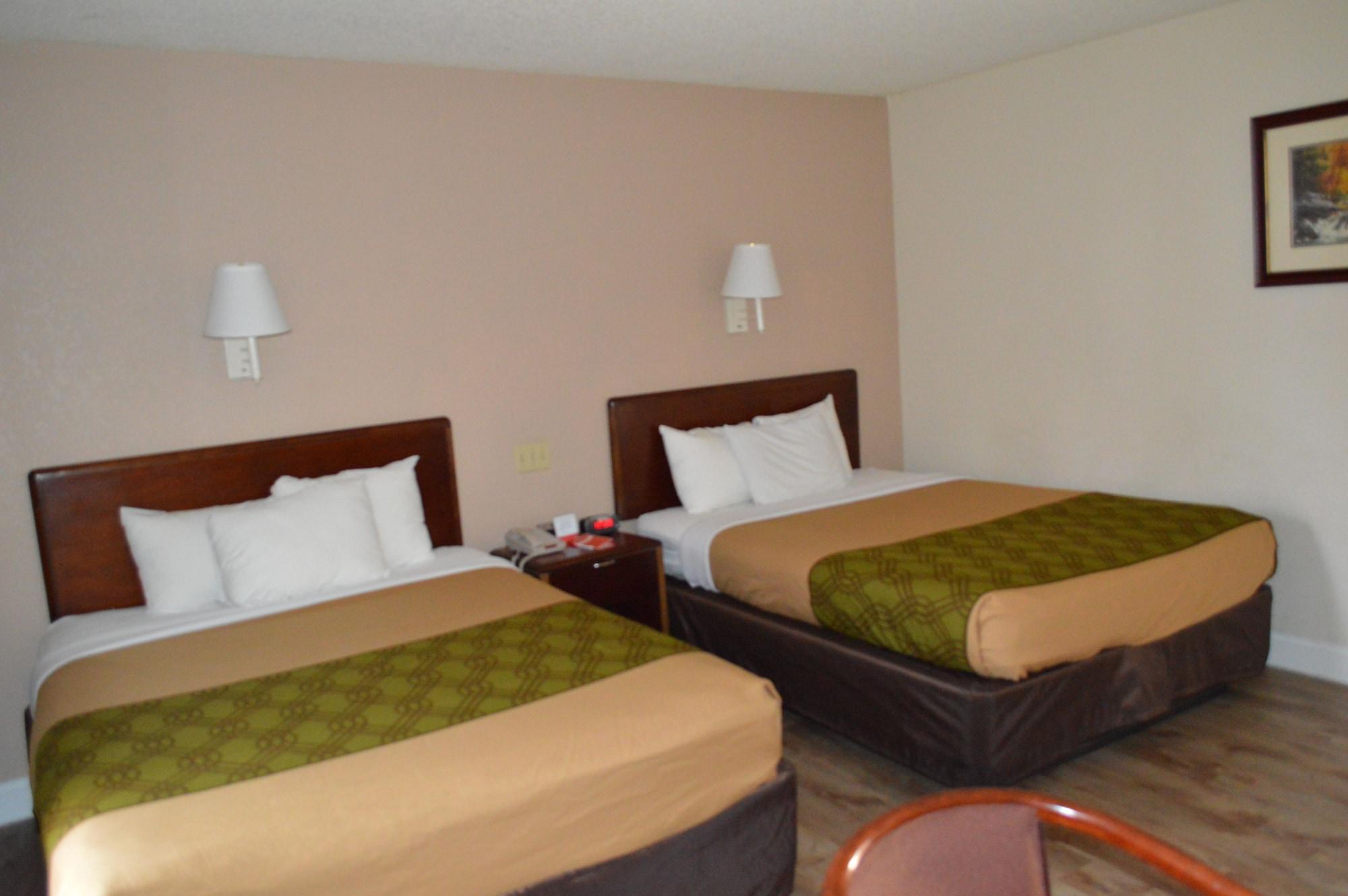 Econo Lodge Inn & Suites On The River Gatlinburg Exterior foto