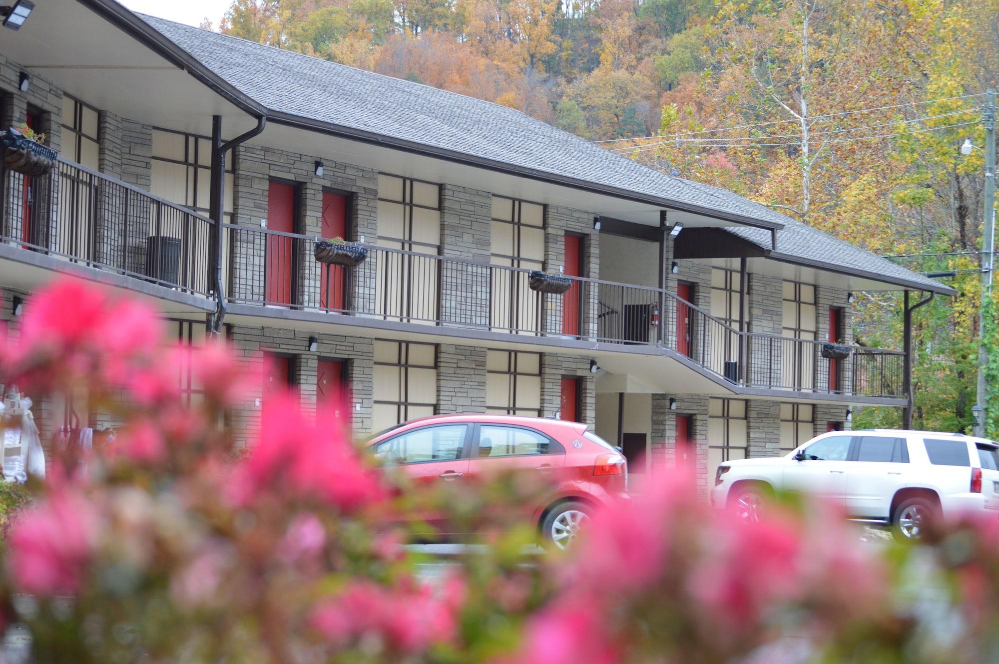 Econo Lodge Inn & Suites On The River Gatlinburg Exterior foto