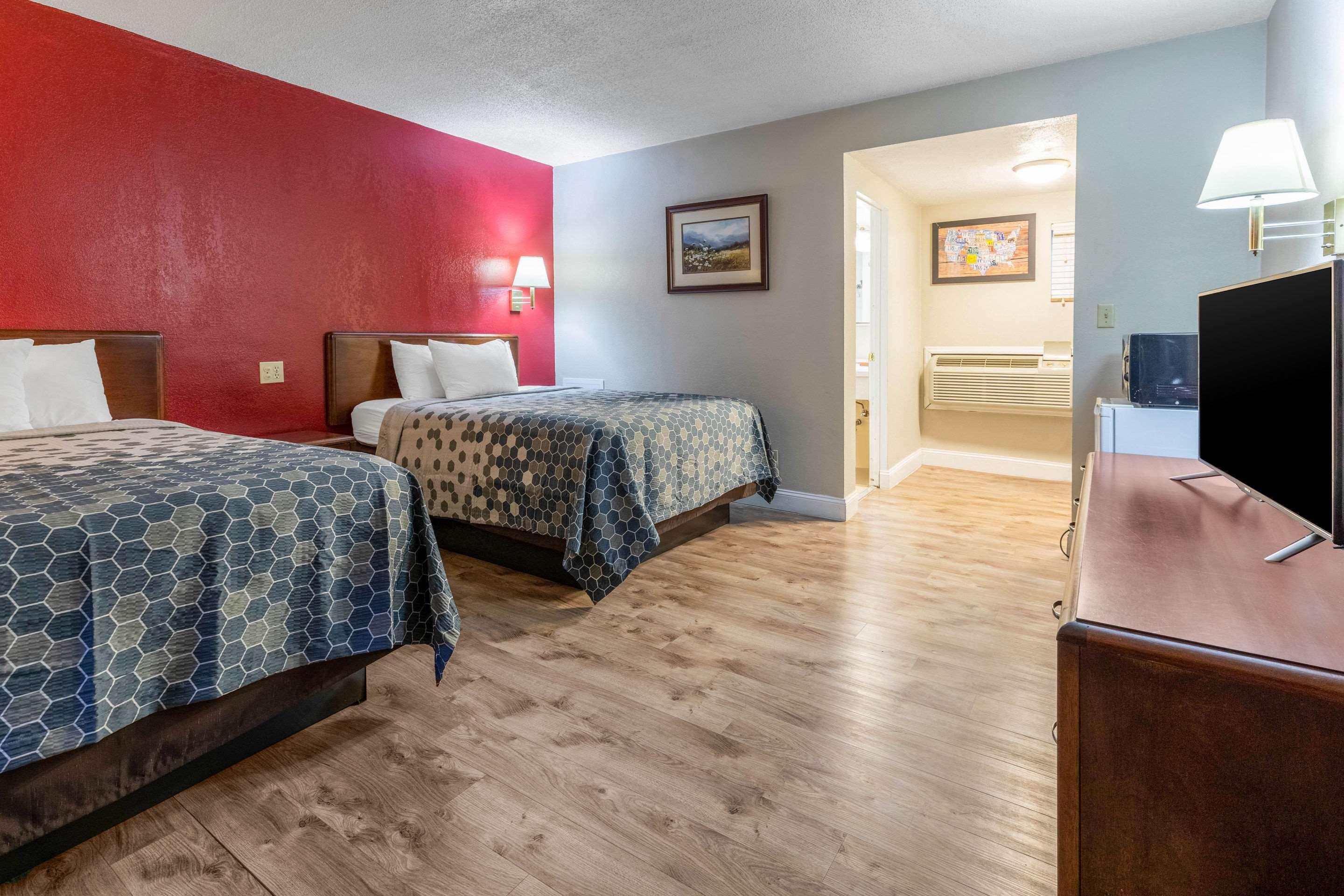 Econo Lodge Inn & Suites On The River Gatlinburg Exterior foto