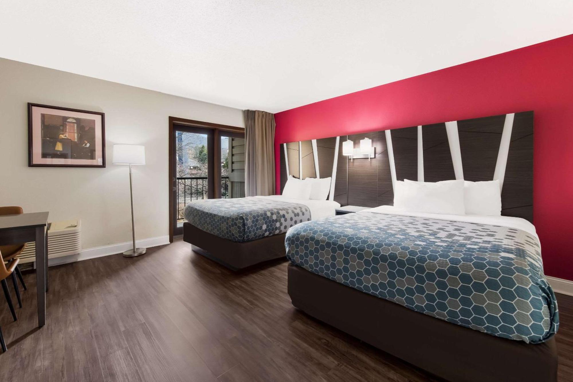 Econo Lodge Inn & Suites On The River Gatlinburg Exterior foto