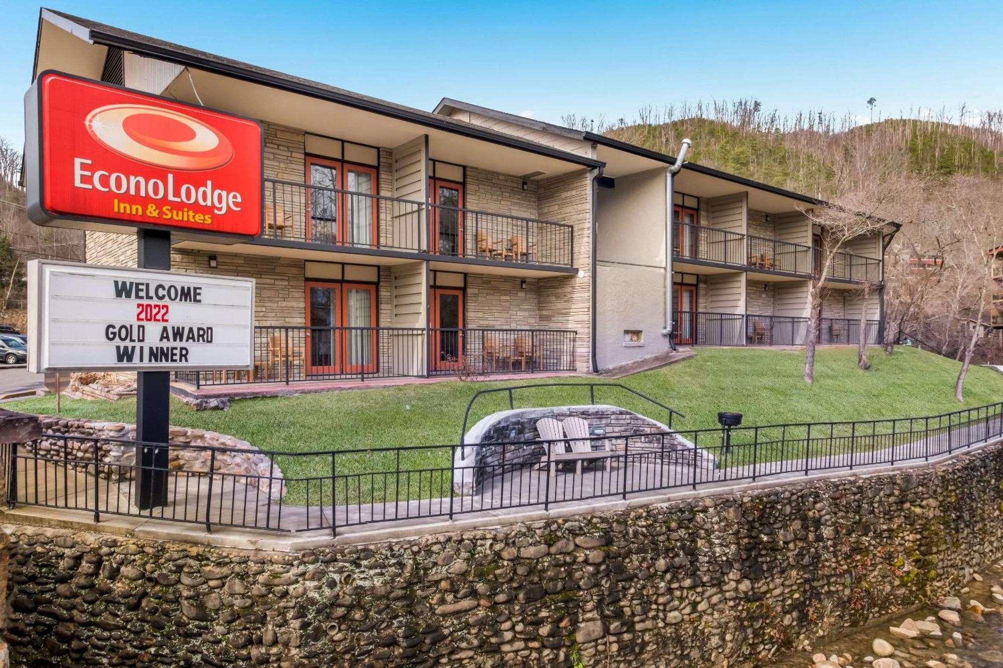 Econo Lodge Inn & Suites On The River Gatlinburg Exterior foto